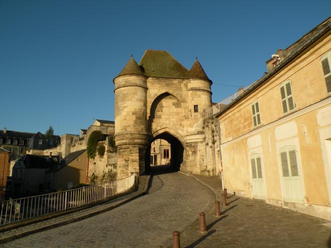  Porte d'Ardon, accès à la ville fortifiée